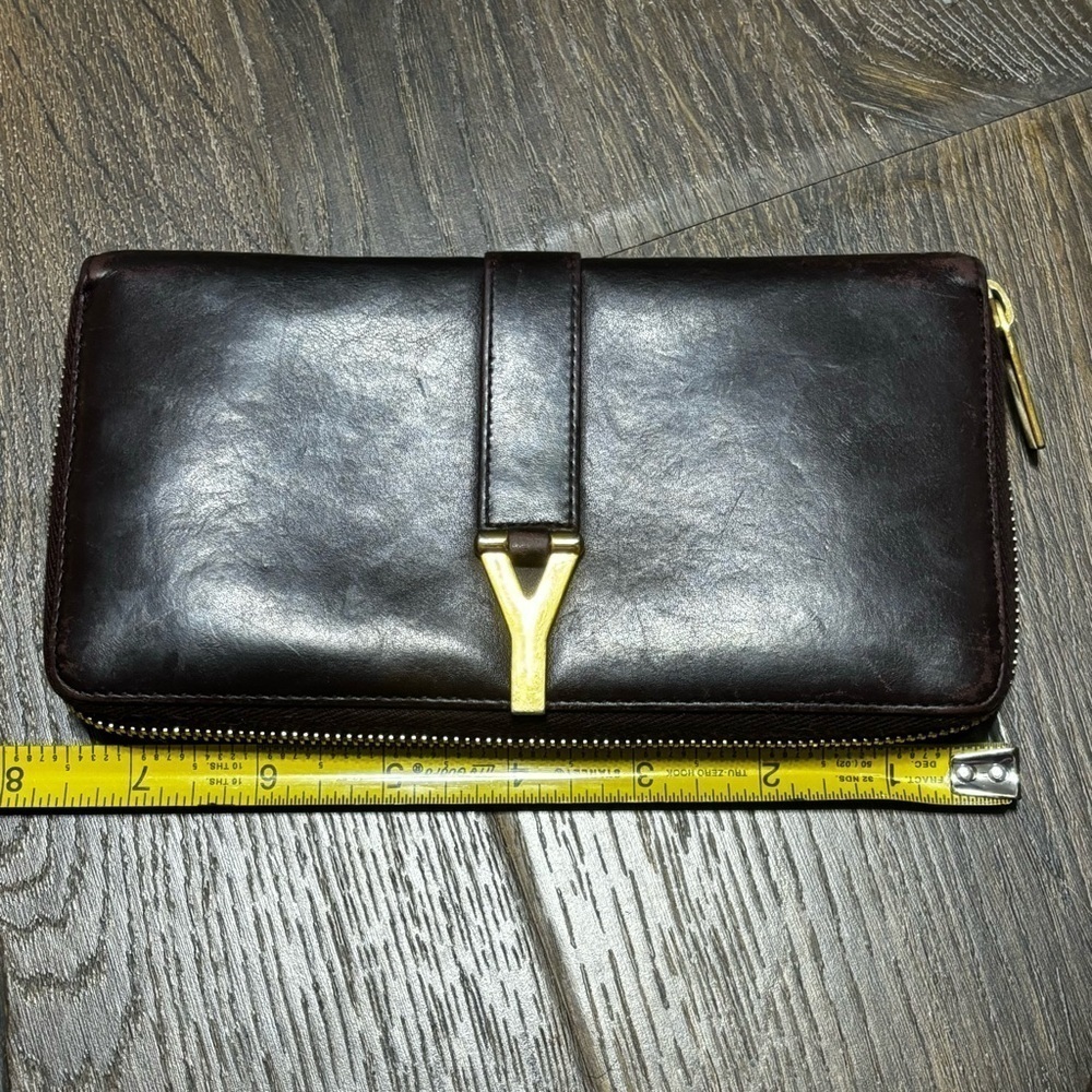 Saint Laurent Leather Continental
Wallet - Burgundy Wallet - Picture 5 of 16